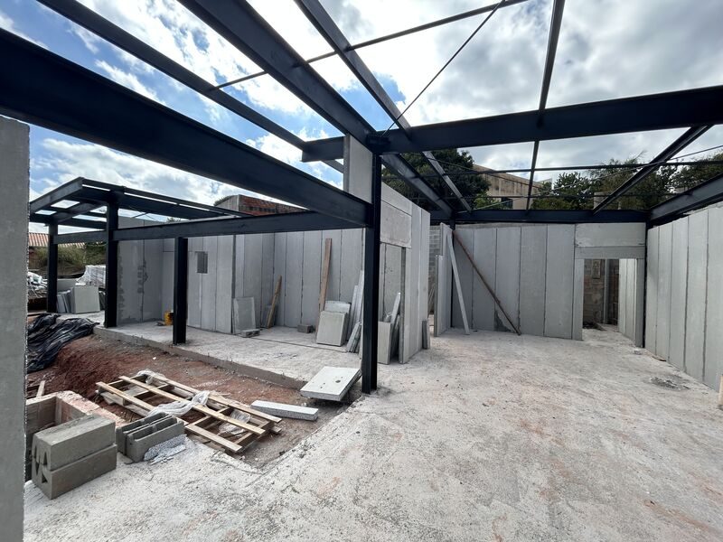 Residência em estrutura metálica e painéis Lightwall: painéis instalados